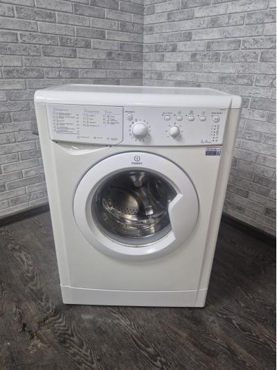 Стиральная машина Indesit IWSB 5105 